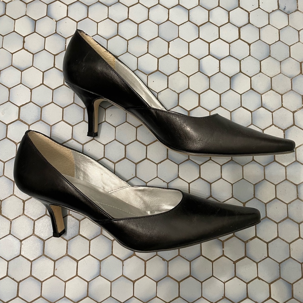 Paolo Corelli black leather pointy heels 7.5